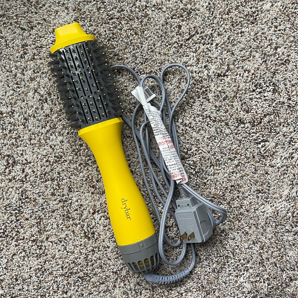LIKE NEW Drybar The Double Shot Oval Blow-Dryer Brush